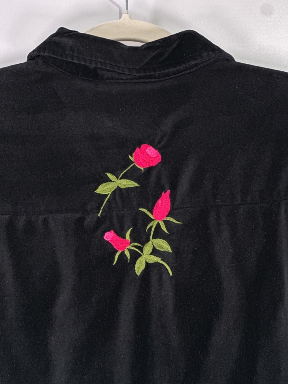 Quacker Factory Shacket Rose Embroidered Rhinestone Velvet Black Medium - Picture 7 of 12